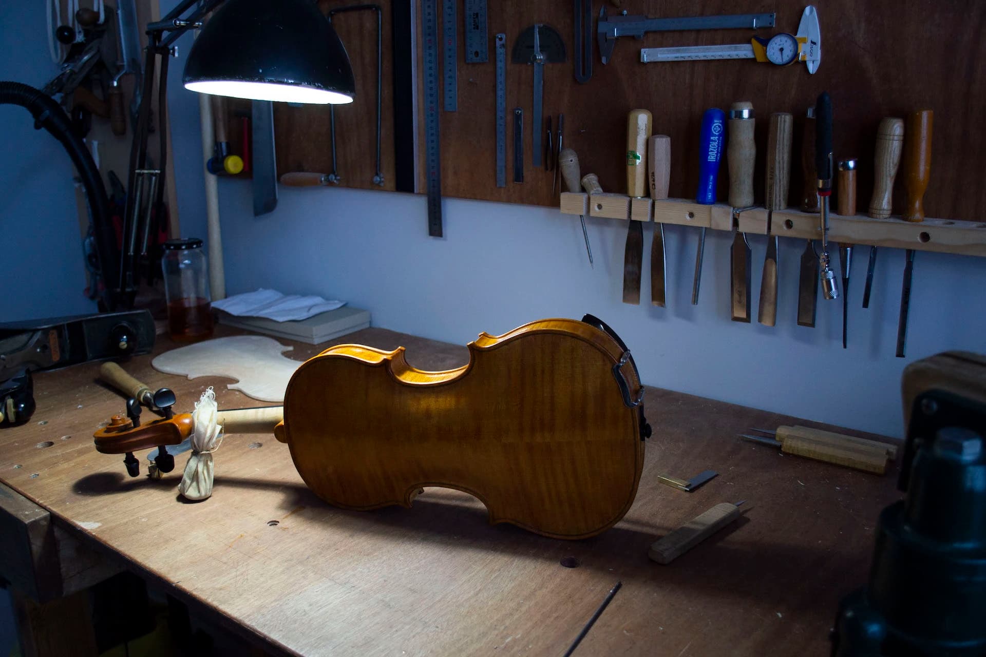 Luthier Pereiro workshop - Violin making and repair